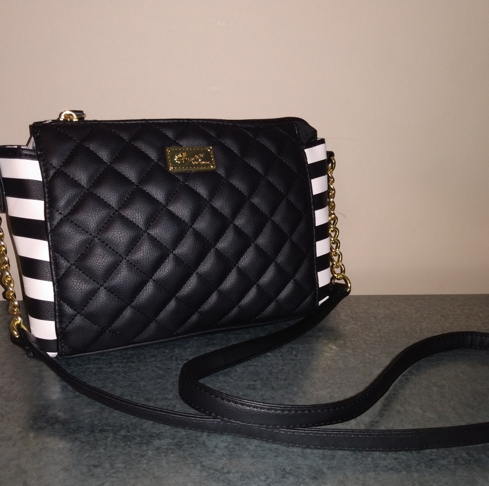 Besty johnson quilted crossbody
